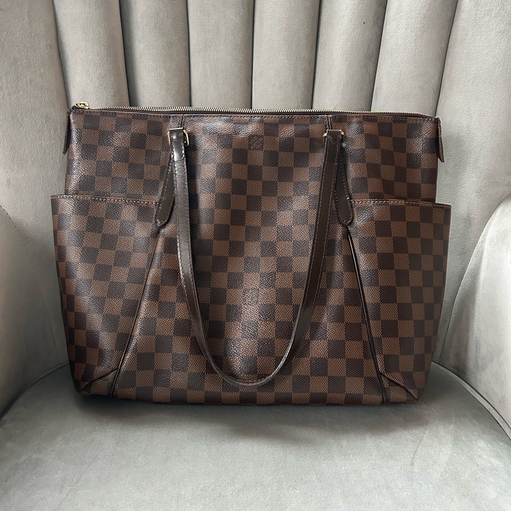 Louis Vuitton Damier Ebene Totally MM